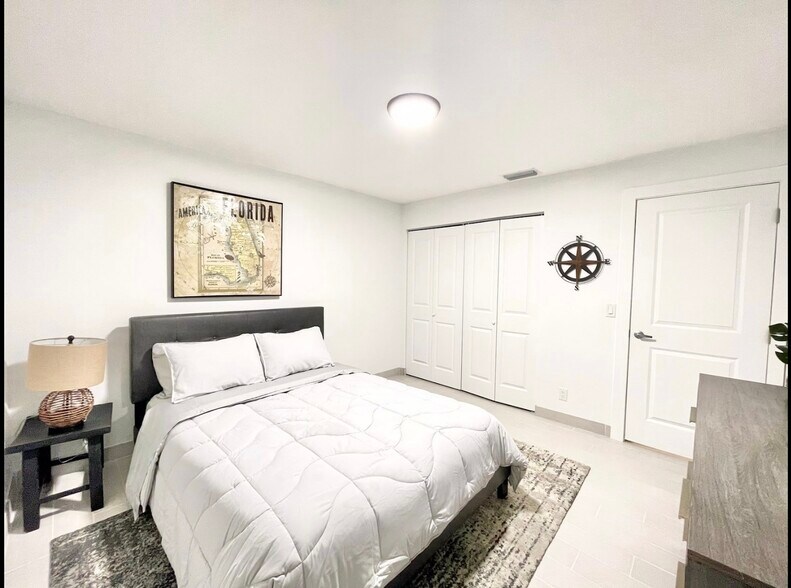 More Photos Of 2638 Lake Dr, Riviera Beach Apartments For Sale