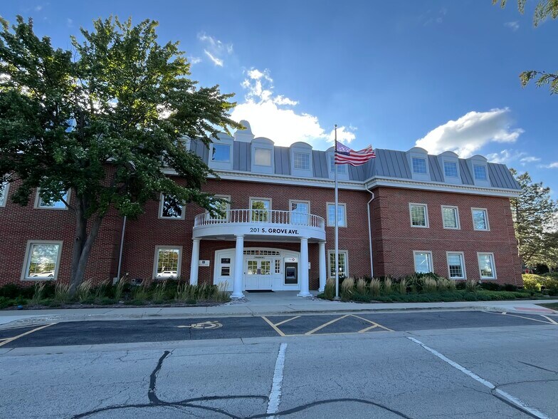 More Photos Of 201 S Grove Ave, Barrington Office For Lease