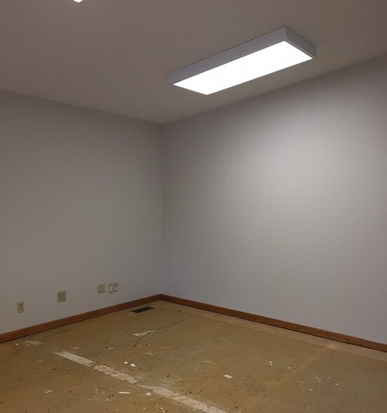 More Photos Of 4777 E State St, Rockford Medical For Sale