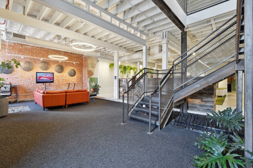 More Photos Of 2911 Walnut St, Denver Showroom For Sale