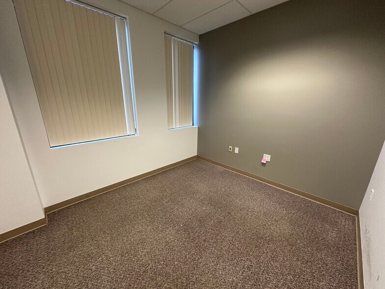More Photos Of 2139 E Primrose St, Springfield Office For Lease