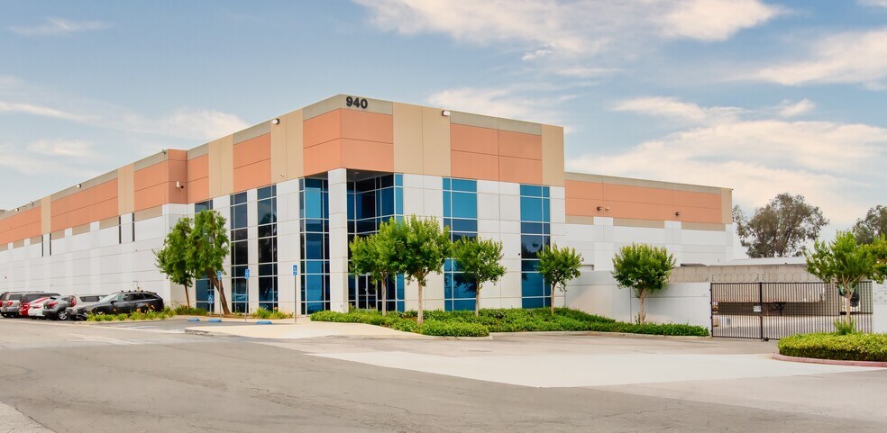 Primary Photo Of 940 Columbia Ave, Riverside Warehouse For Lease