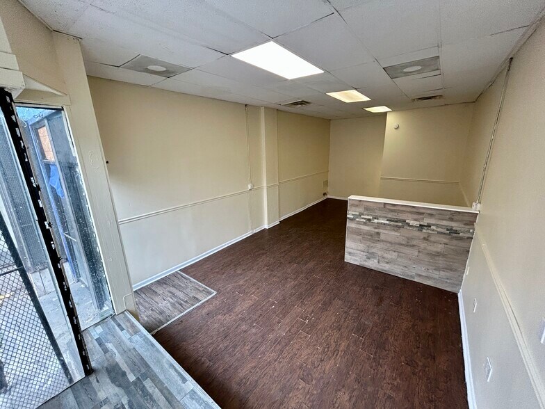 More Photos Of 7900-7910 S Essex Ave, Chicago Apartments For Lease