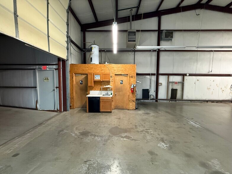 More Photos Of 5701 Steep Hill Rd, Fort Smith Industrial For Lease