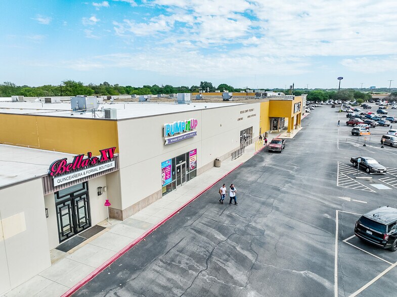 More Photos Of 8425 Bandera Rd, San Antonio General Retail For Sale