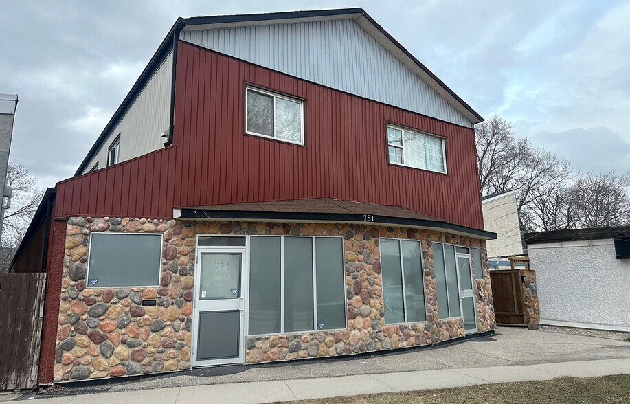 Primary Photo Of 751 St Mary's Rd, Winnipeg Office For Lease