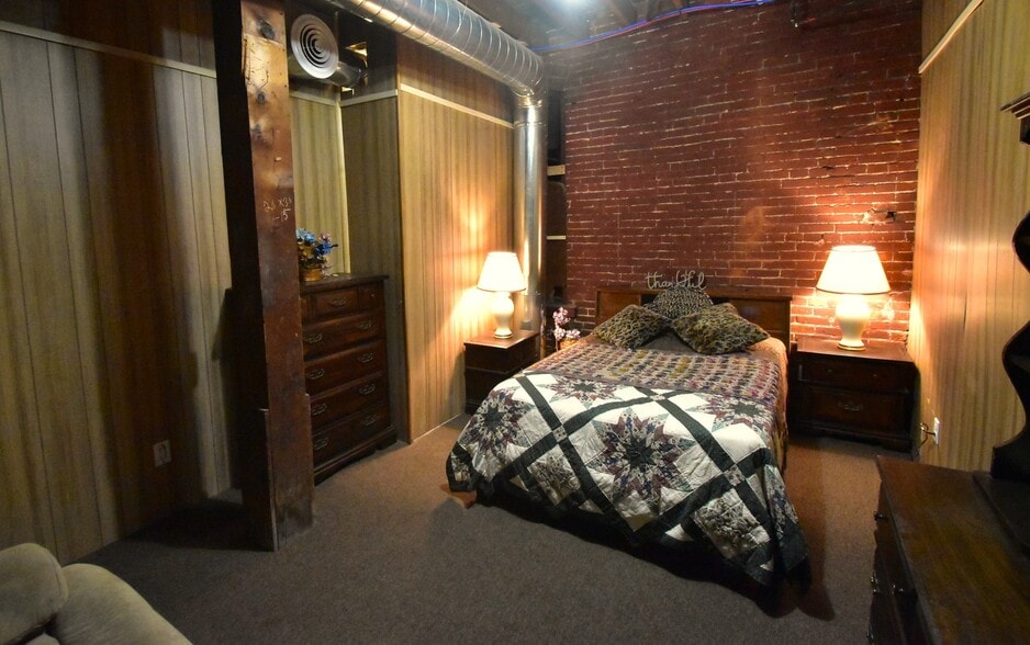 More Photos Of 409 W Gambier St, Mount Vernon Light Manufacturing For Sale