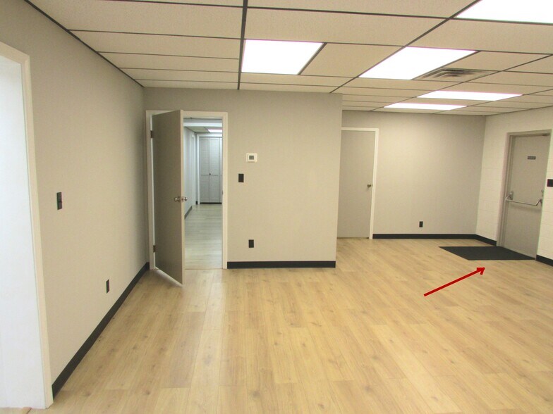 More Photos Of 1907 N 11th St, Muskogee Office For Sale