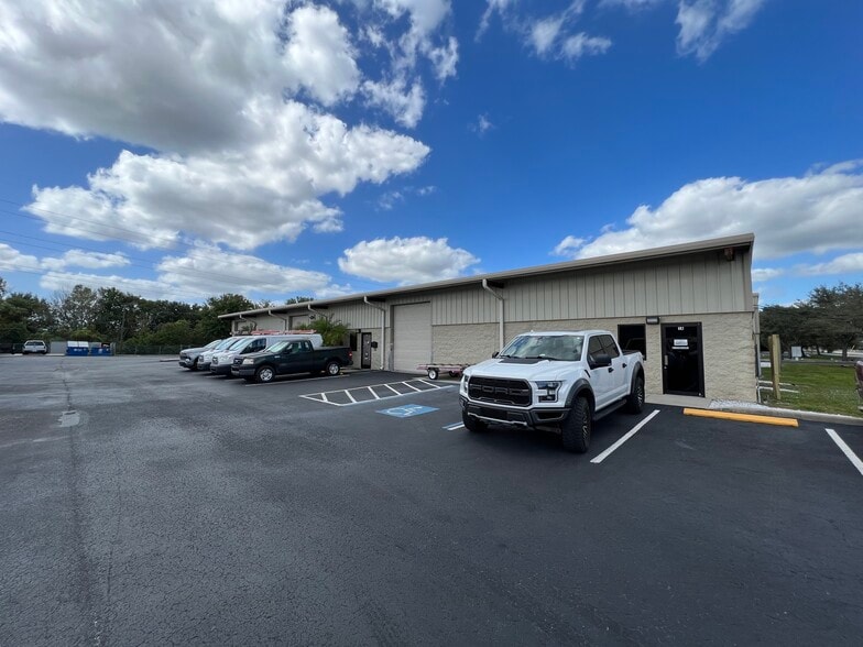 More Photos Of 7604 Industrial Ln, Tampa Warehouse For Lease