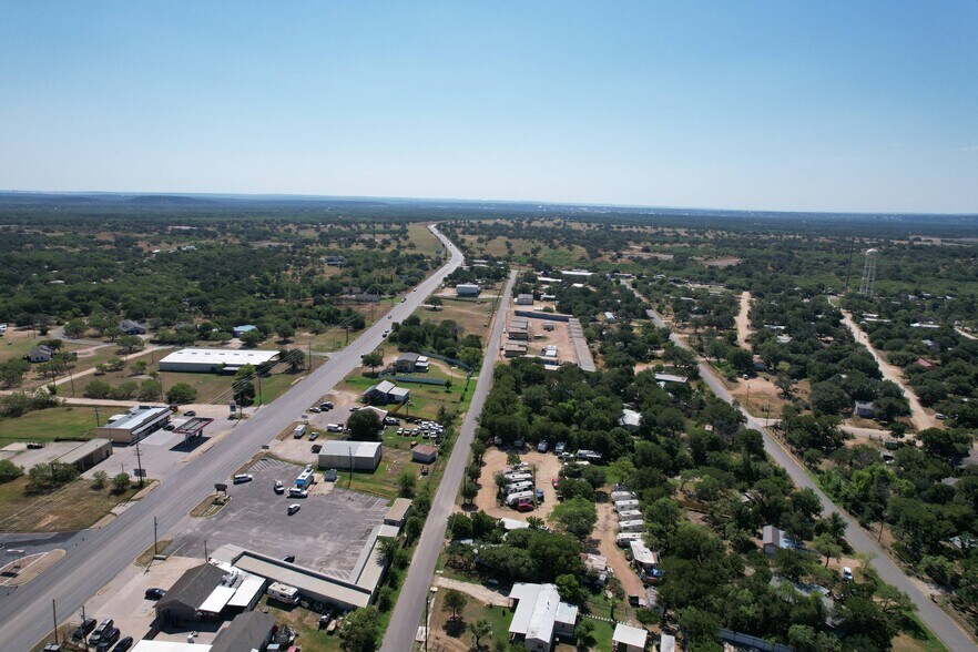 More Photos Of 1206 Churchill Dr, Granite Shoals Trailer Camper Park For Sale