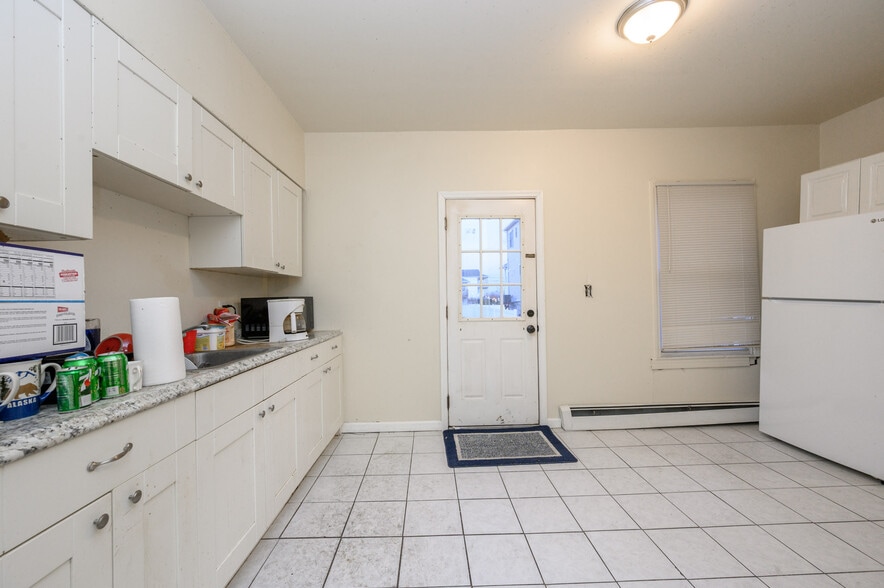 More Photos Of 122 S Rosewell Ave, South Amboy Apartments For Sale