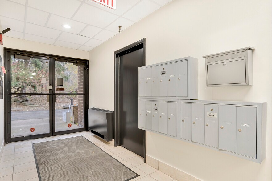 More Photos Of 34501 Aurora Rd, Solon Medical For Lease