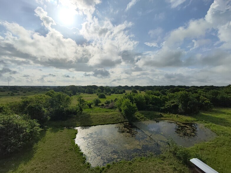 More Photos Of 415 Veterans Memorial Dr, Navasota Land For Sale