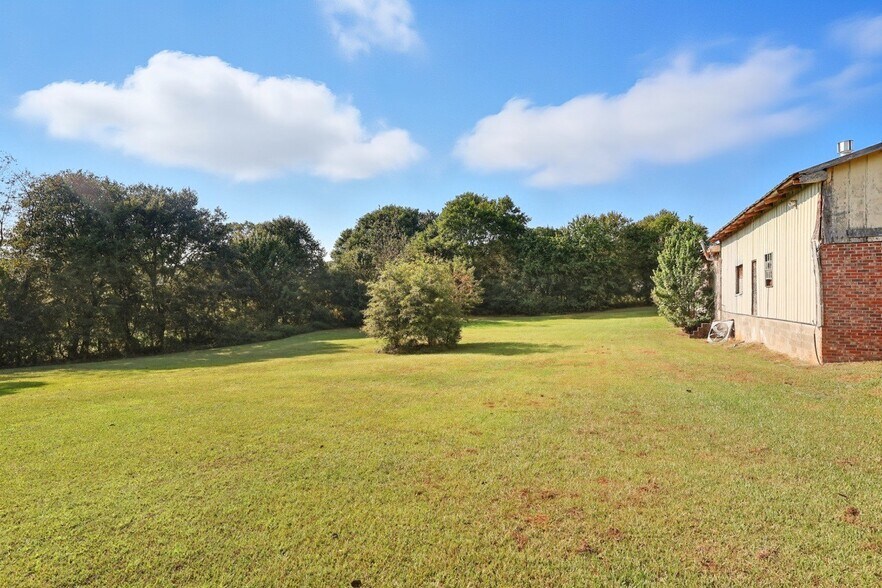 More Photos Of 1048 Georgia 17, Royston Warehouse For Sale