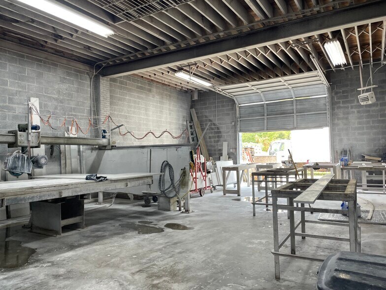 More Photos Of 425 Bergen Ave, Kearny Warehouse For Lease