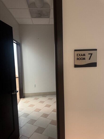 More Photos Of 2693 E Washington Blvd, Pasadena Medical For Lease