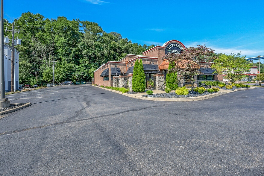 More Photos Of 821 Northern Blvd, Clarks Summit Restaurant For Sale