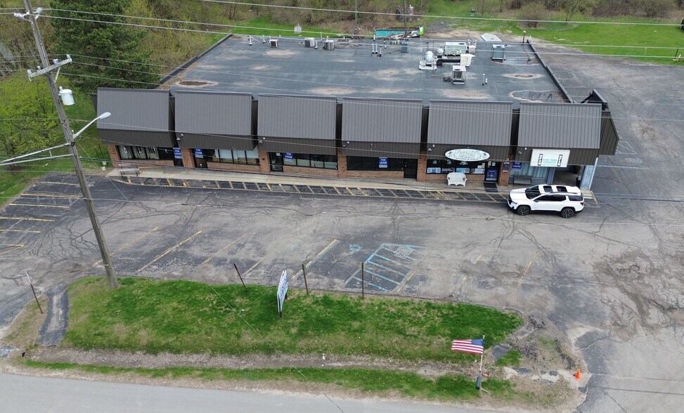 Primary Photo Of 1575-1605 S Ortonville Rd, Ortonville Storefront For Lease