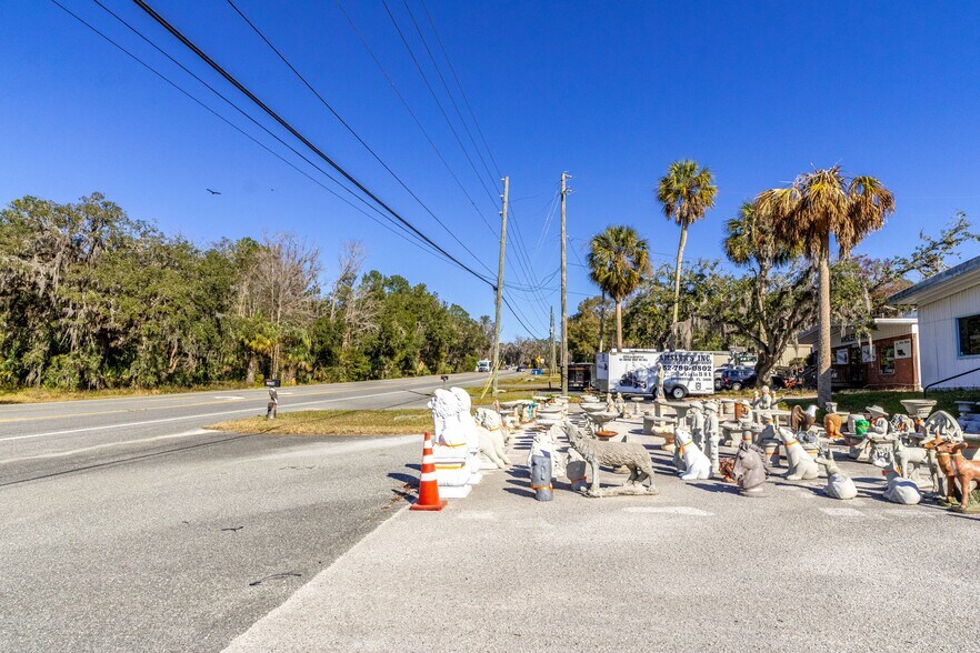 More Photos Of 1300 Ponce De Leon Blvd, Brooksville Warehouse For Sale