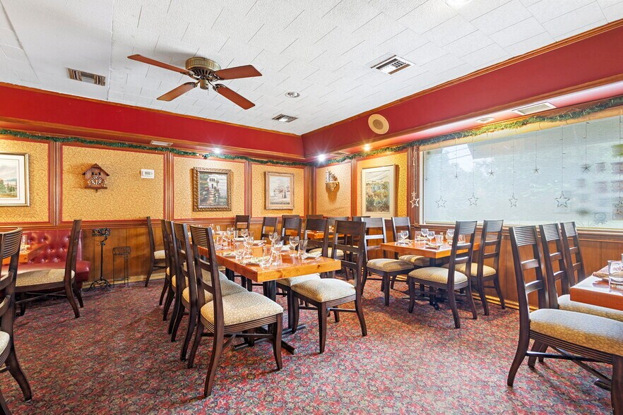 More Photos Of 4630 US Highway 17, De Leon Springs Restaurant For Sale
