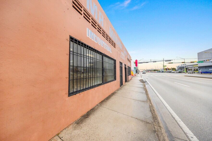 More Photos Of 2421 NW 27th Ave, Miami Freestanding For Sale