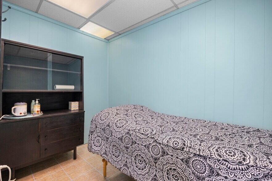 More Photos Of 1801 Croghan St, Fremont Storefront Retail Residential For Sale