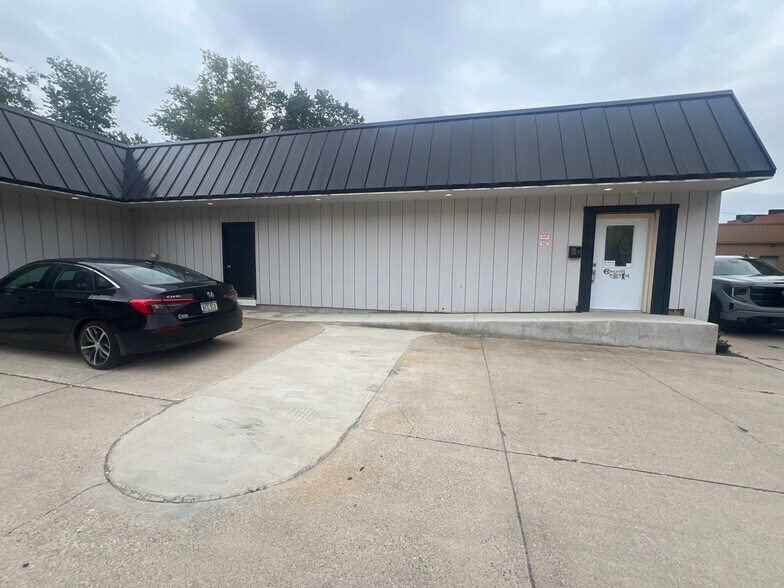 More Photos Of 123 1st St SE, Mason City Office For Lease
