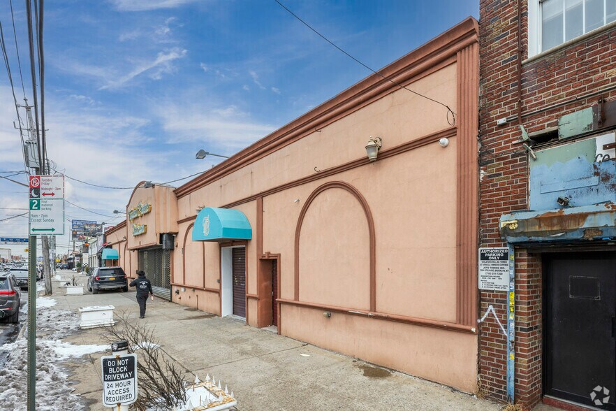 More Photos Of 1363-1372 Utica Ave, Brooklyn Storefront Retail Office For Lease