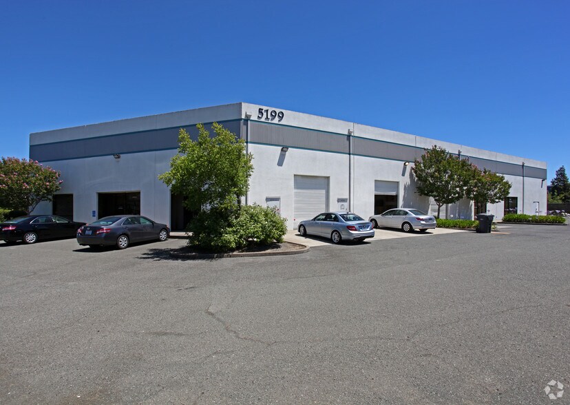 More Photos Of 5199 Fulton Dr, Fairfield Warehouse For Lease