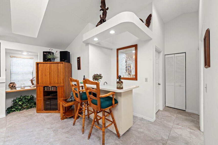 More Photos Of 2501 E Diana St, Tampa Office Residential For Sale
