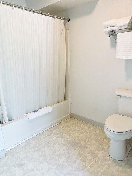 More Photos Of 5051 Albees, Lewellen Hospitality For Sale