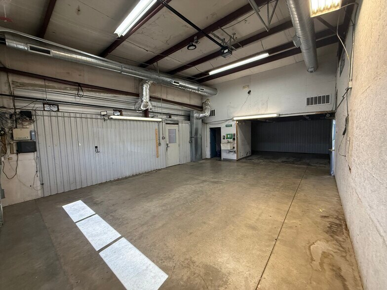 More Photos Of 1001 E Will Rogers Blvd, Claremore Auto Repair For Lease