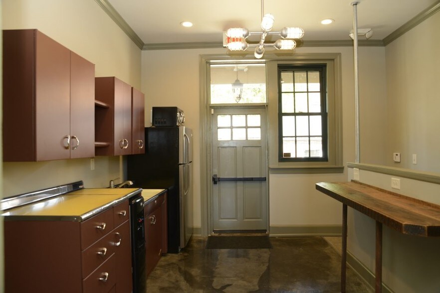 More Photos Of 1220 Gallatin Ave, Nashville Storefront Retail Office For Sale