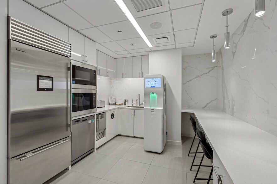 More Photos Of 540 Madison Ave, New York Coworking Space