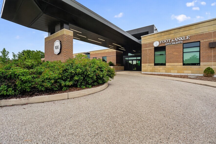 More Photos Of 1450 Farr Rd, Norton Shores Medical For Lease