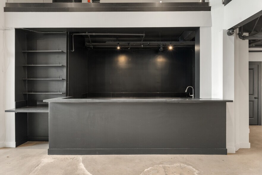 More Photos Of 950 S Broadway, Los Angeles Office For Sale