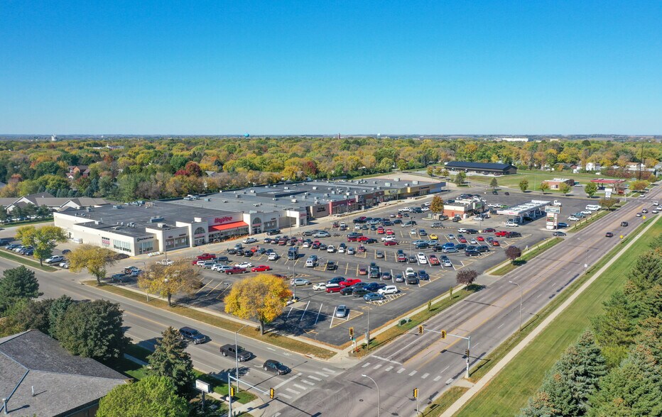 More Photos Of 700 22nd Avenue South, Brookings Supermarket For Sale