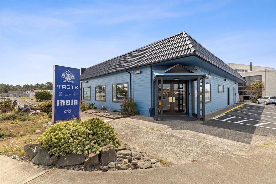 Primary Photo Of 1006 SW Coast Hwy, Newport Restaurant For Sale