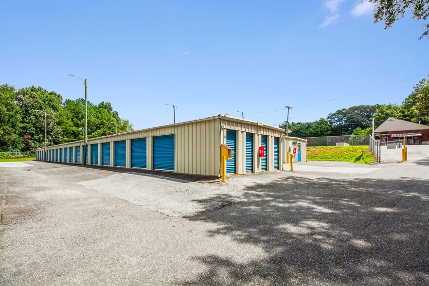 More Photos Of 700 S Linwood Rd, Gastonia Self Storage For Sale