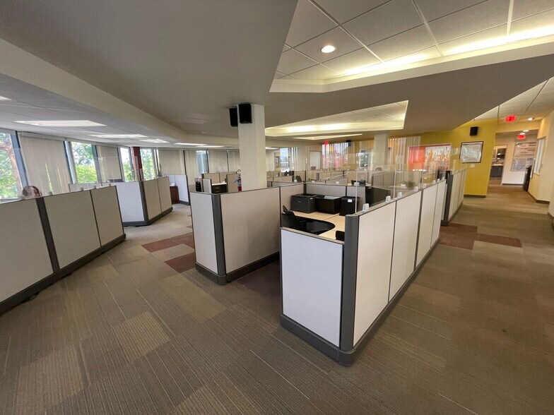 More Photos Of 10601 Civic Center Dr, Rancho Cucamonga Office For Lease