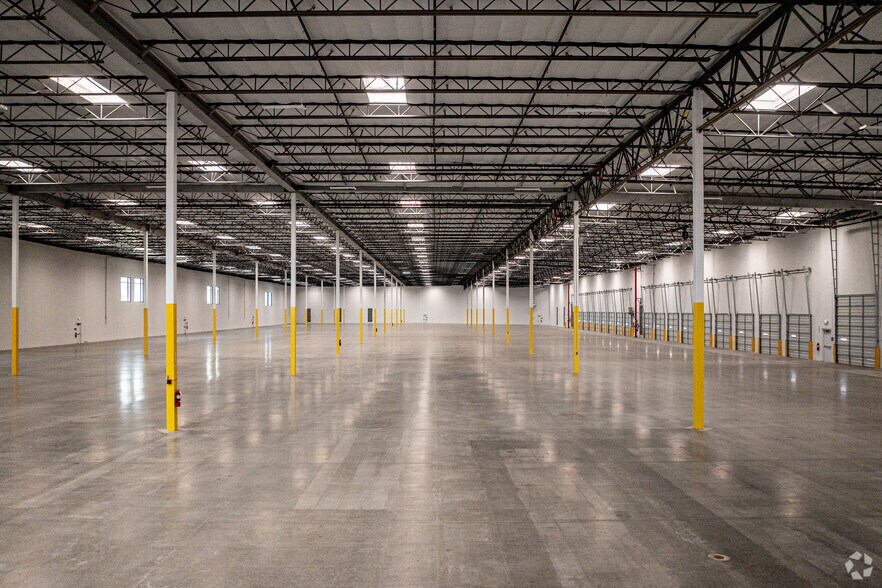 More Photos Of 4416 Azusa Canyon Rd, Irwindale Distribution For Lease