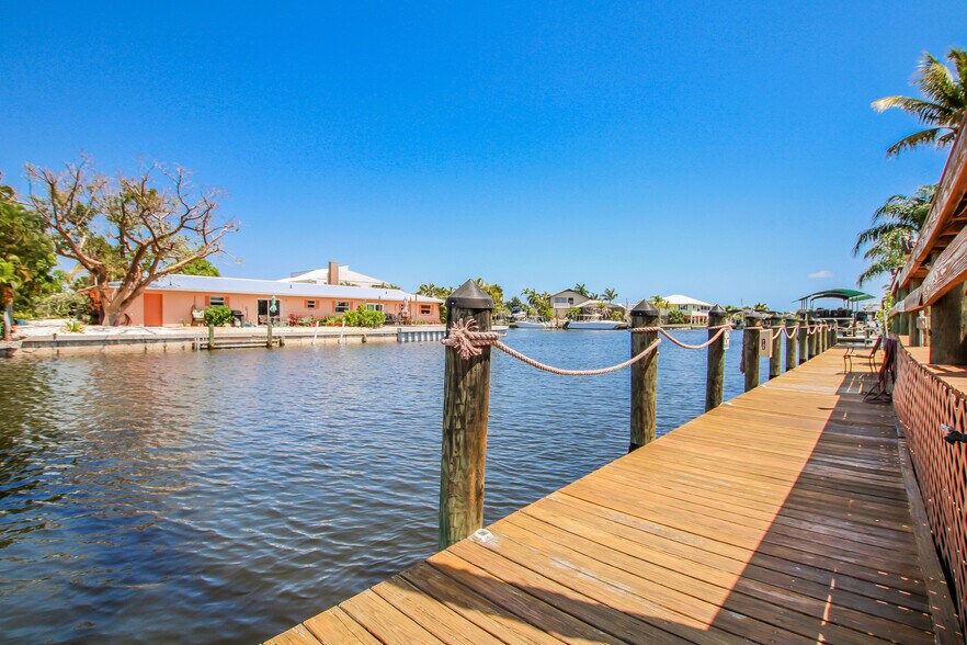 More Photos Of 3226 Stringfellow Rd, Saint James City Apartments For Sale