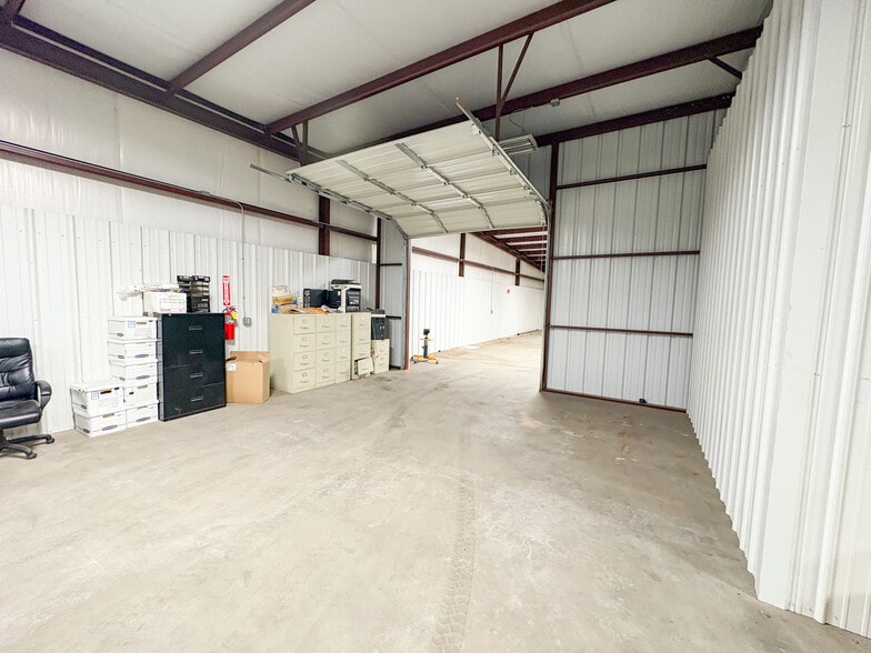 More Photos Of 200 N Pine St, Kermit Industrial For Sale