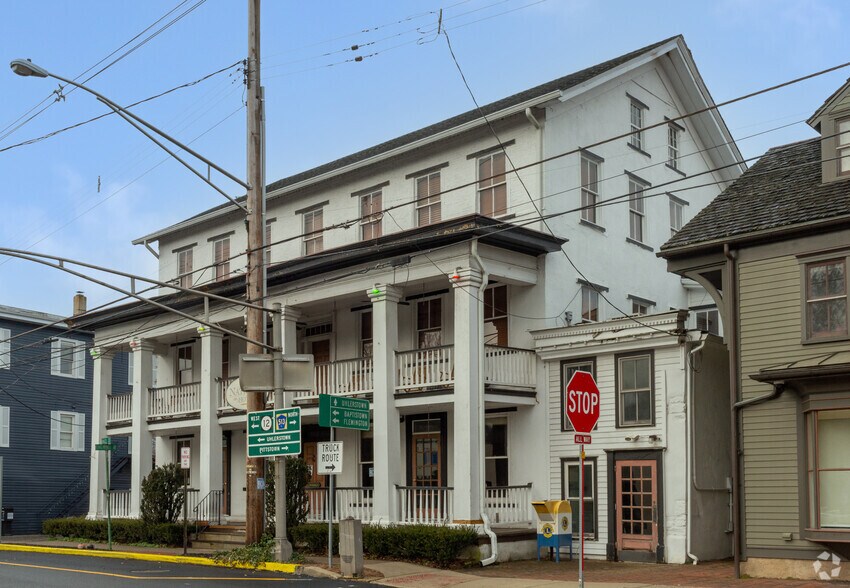 More Photos Of 31 Race St, Frenchtown Hotel For Sale