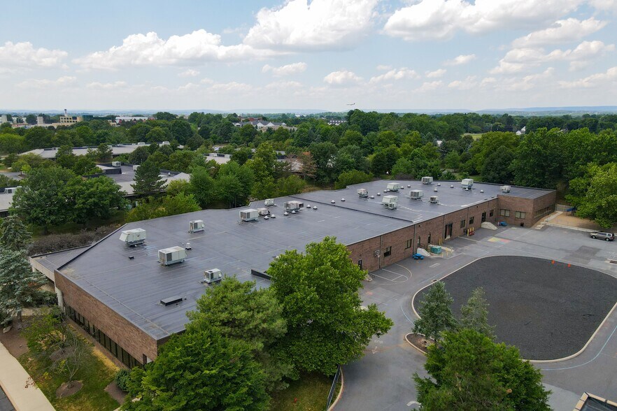 More Photos Of 1560 Valley Center Pky, Bethlehem Light Manufacturing For Sale