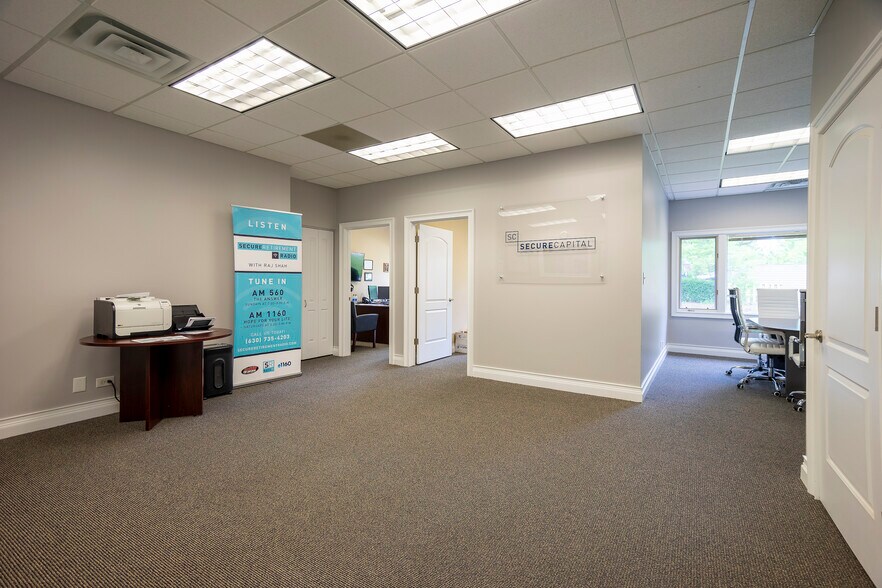 More Photos Of 951 N Plum Grove Rd, Schaumburg Office For Lease