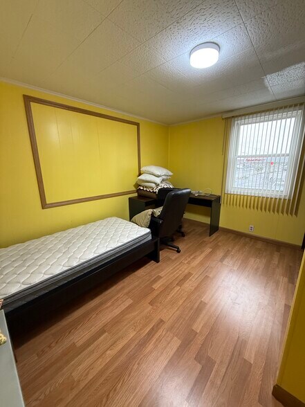 More Photos Of 838 Niagara Falls Blvd, Buffalo Convenience Store For Sale