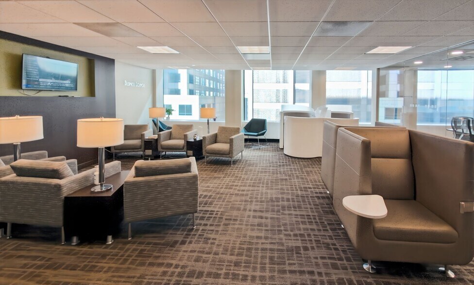 More Photos Of 10 S Riverside Plz, Chicago Office For Lease