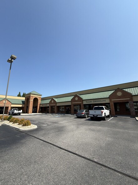 More Photos Of 600 E Main St, Radford Office For Lease