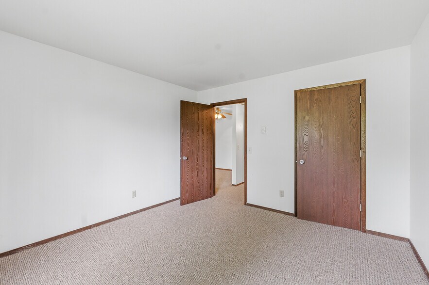 More Photos Of 228 Enterprise St, Stockbridge Apartments For Sale